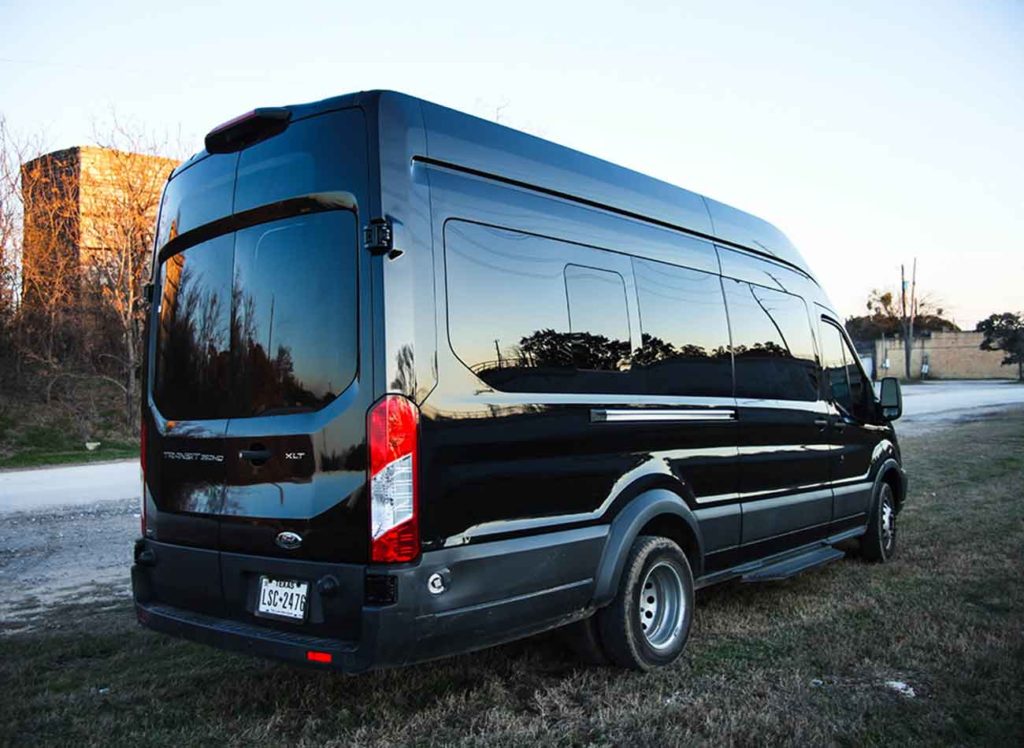 12-passengers-party-bus
