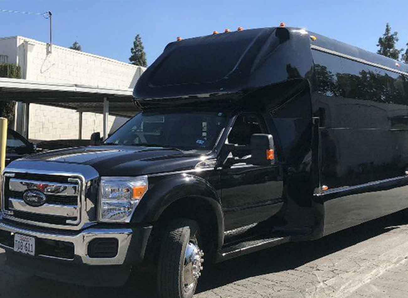 28-Passengers-party-bus