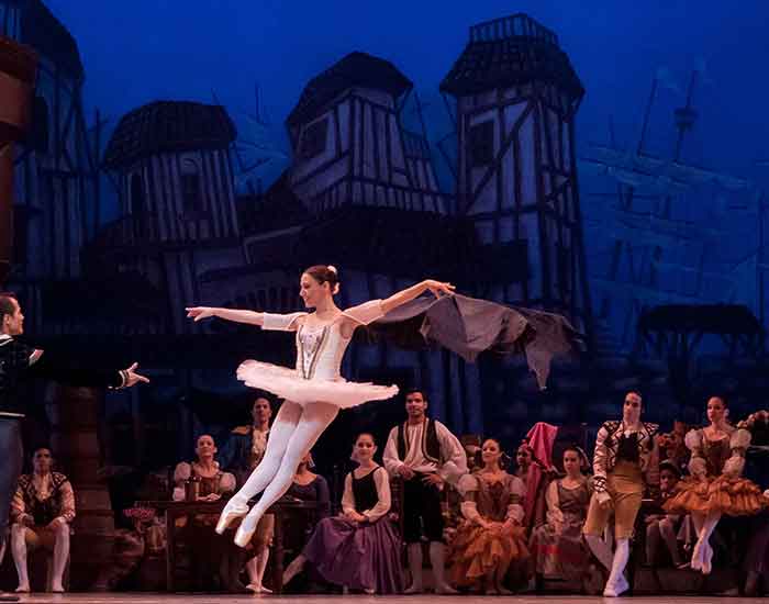 Theater-Tours-rental