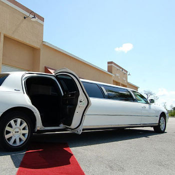 Lincoln-Limo-Rental-Services-in-USA